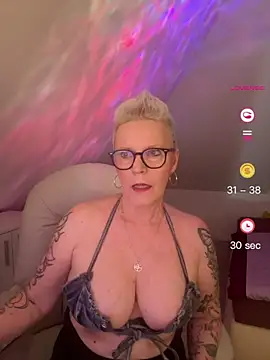 German Milf online show from May 22, 12:58 pm