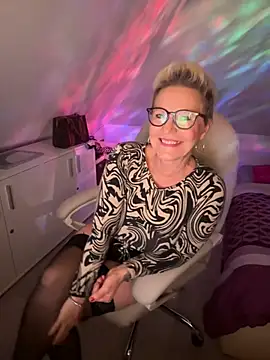 German Milf online show from October 23, 1:43 pm