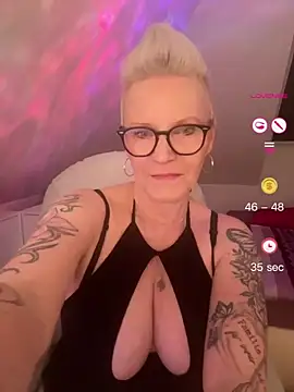 German Milf online show from May 20, 12:46 pm