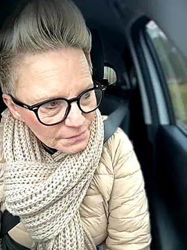 German Milf online show from December 4, 12:04 pm