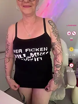 German Milf online show from June 2, 12:49 pm