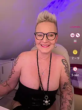 Snapshot of German_Milf chatting on June 11, 1:30 pm German Milf online show from June 11, 1:30 pm