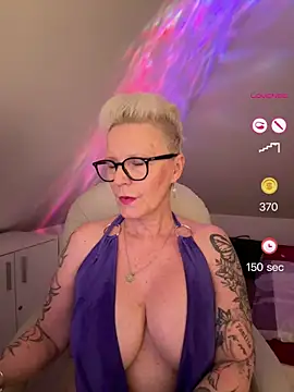 German Milf online show from May 31, 6:09 pm