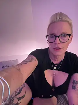 Snapshot of German_Milf chatting on March 11, 6:08 pm German Milf online show from March 11, 6:08 pm