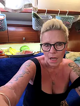 Snapshot of German_Milf chatting on September 24, 10:22 am German Milf online show from September 24, 10:22 am