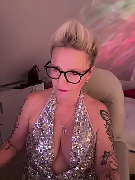 German Milf online show from December 21, 1:46 pm