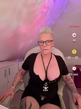 German Milf online show from May 17, 1:00 pm