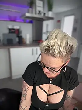Snapshot of German_Milf chatting on February 25, 1:32 pm German Milf online show from February 25, 1:32 pm