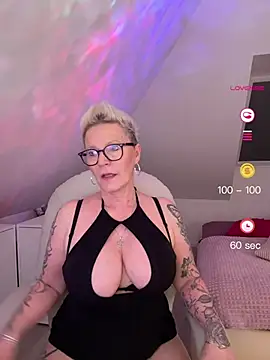 German Milf online show from April 27, 12:58 pm