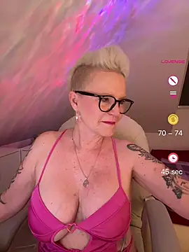 German Milf online show from May 29, 1:17 pm