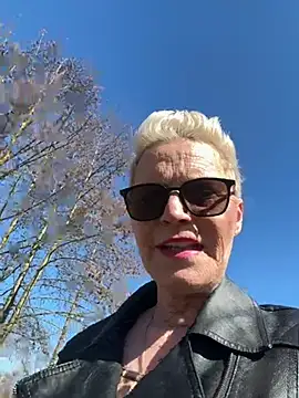 Snapshot of German_Milf chatting on March 19, 12:56 pm German Milf online show from March 19, 12:56 pm