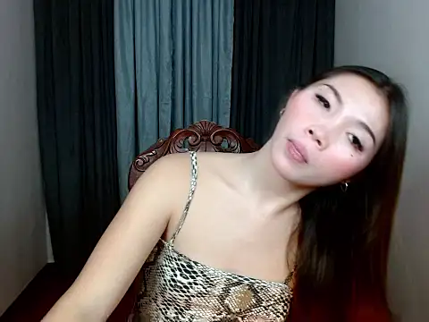 Snapshot of ursexy_allison69 chatting on June 11, 3:20 pm ursexy allison69 online show from June 11, 3:20 pm