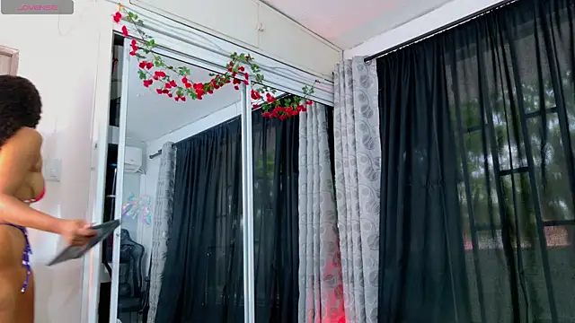 Snapshot of BLACK_ROSSE_1 chatting on October 22, 12:48 pm BLACK ROSSE 1 online show from October 22, 12:48 pm