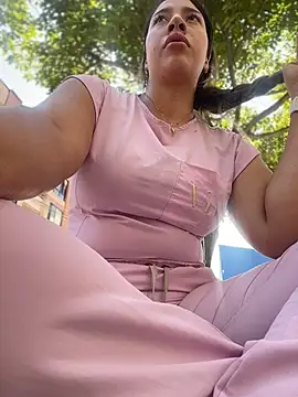daniela henao online show from May 22, 2:59 pm