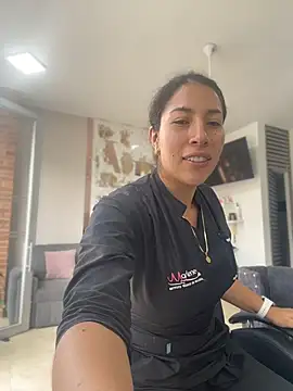 daniela henao online show from March 11, 5:40 pm