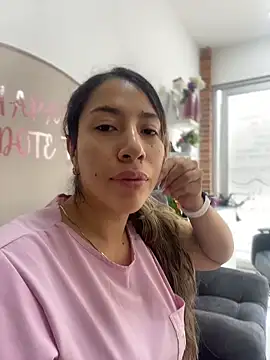 daniela henao online show from April 23, 3:02 pm