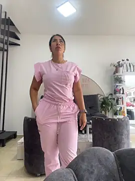 daniela henao online show from April 10, 2:13 pm
