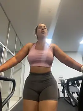 daniela henao online show from June 12, 1:47 am