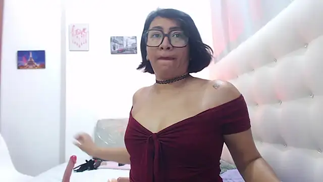 hornywife  online show from September 23, 7:32 pm