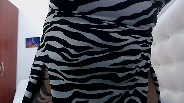 hornywife  online show from September 18, 6:55 pm