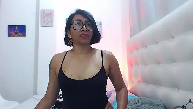 hornywife  online show from September 24, 7:09 pm