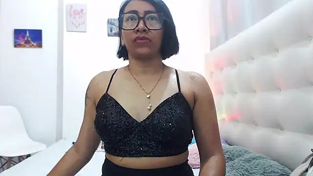 hornywife  online show from September 19, 7:29 pm