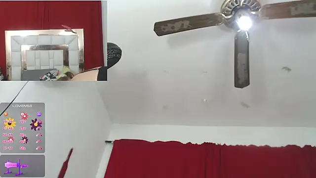 candyrojas online show from April 2, 8:10 am