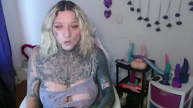 SLOPPYTITSS online show from April 7, 10:44 pm