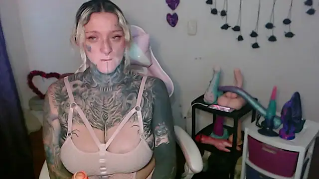 SLOPPYTITSS online show from April 13, 10:47 pm