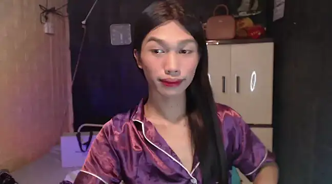 Snapshot of ToKeNa chatting on February 6, 12:48 pm ToKeNa online show from February 6, 12:48 pm