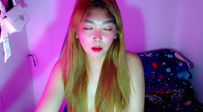 TR4NSCUTI3 online show from February 18, 12:59 am