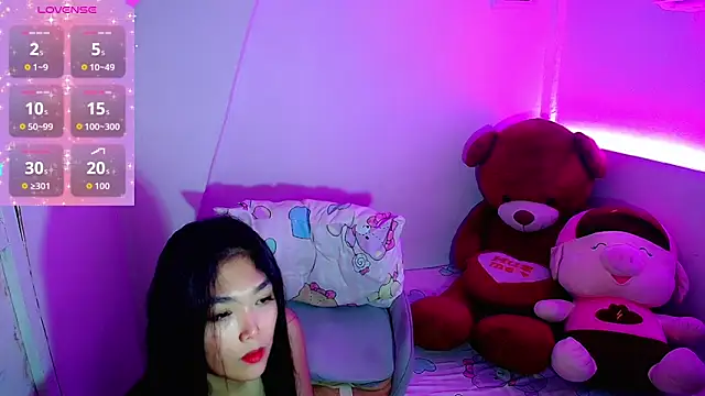 TR4NSCUTI3 online show from November 6, 8:57 pm