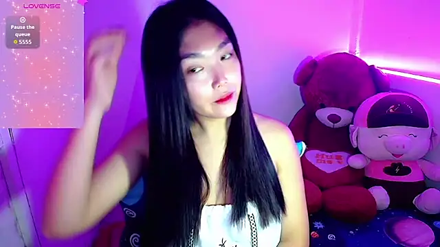 TR4NSCUTI3 online show from October 16, 6:49 pm