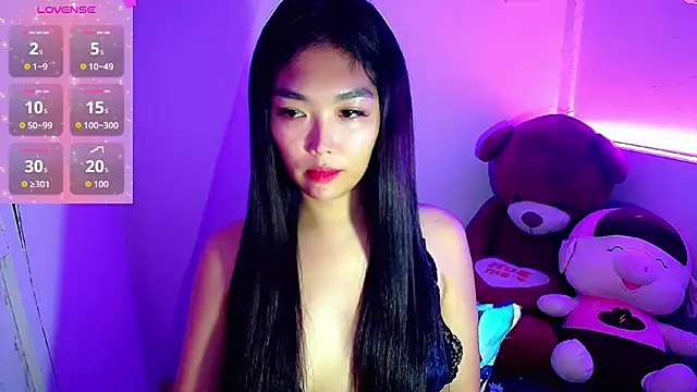 TR4NSCUTI3 online show from October 27, 7:59 pm