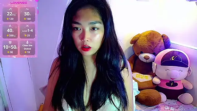 TR4NSCUTI3 online show from September 26, 6:59 pm