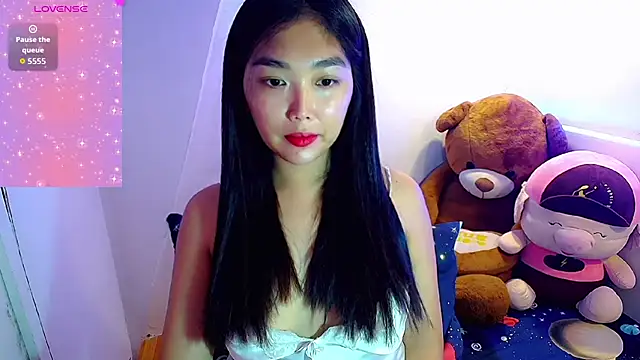 TR4NSCUTI3 online show from October 5, 7:26 pm