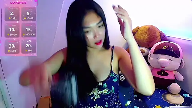 TR4NSCUTI3 online show from October 7, 8:43 pm