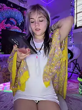 Snapshot of Cutiepiespanks chatting on November 27, 9:59 pm Cutiepiespanks online show from November 27, 9:59 pm