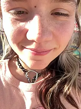 Snapshot of Cutiepiespanks chatting on October 19, 9:06 pm Cutiepiespanks online show from October 19, 9:06 pm