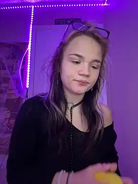 Snapshot of Cutiepiespanks chatting on November 4, 8:34 pm Cutiepiespanks online show from November 4, 8:34 pm