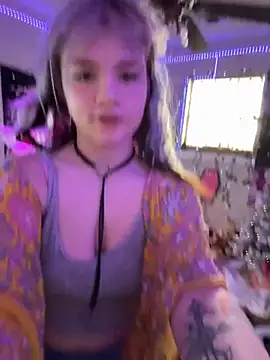 Snapshot of Cutiepiespanks chatting on November 25, 8:20 pm Cutiepiespanks online show from November 25, 8:20 pm