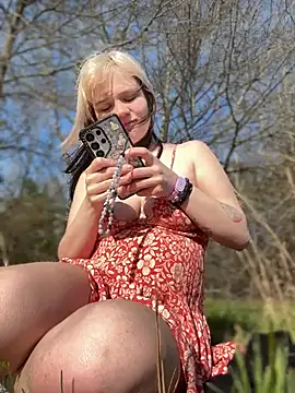 Cutiepiespanks online show from April 10, 9:00 pm