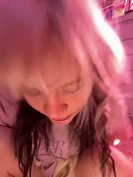 Cutiepiespanks online show from April 8, 7:15 pm