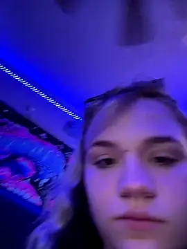 Snapshot of Cutiepiespanks chatting on November 8, 7:39 pm Cutiepiespanks online show from November 8, 7:39 pm