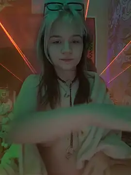 Cutiepiespanks online show from March 22, 6:15 am