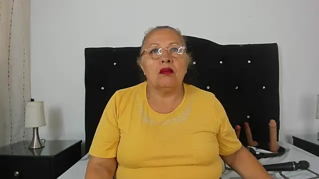 Keira Lennox online show from November 15, 11:36 am