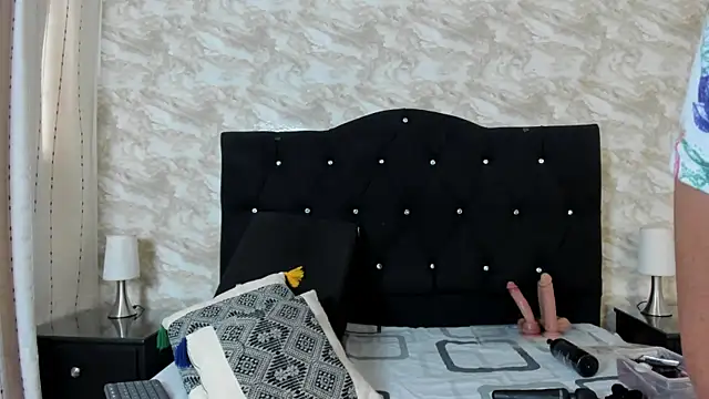 Keira Lennox online show from October 24, 11:31 am