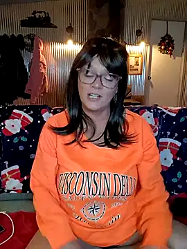 Snapshot of cowgirlc chatting on December 7, 2:03 am cowgirlc online show from December 7, 2:03 am