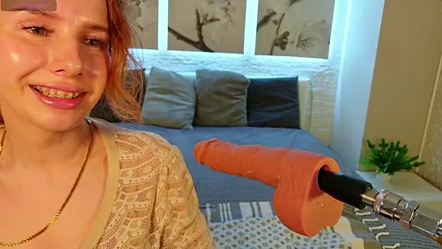 Betty June online show from July 9, 8:30 pm