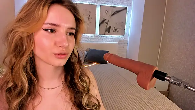 Snapshot of Betty_June chatting on November 19, 8:20 pm Betty June online show from November 19, 8:20 pm